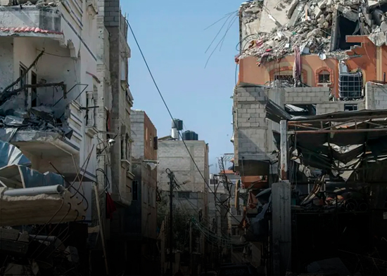 Mueren dos adolescentes gazatíes al derrumbarse una casa bombardeada por Israel