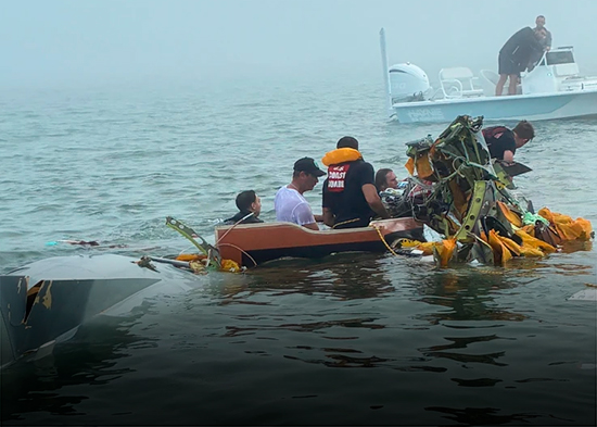 Al menos 5 muertos después de que avión de la Marina de México en misión médica cayera en Texas