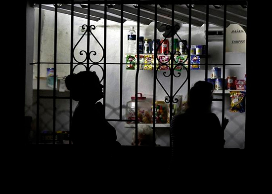 Cuba sufre un colapso parcial del sistema eléctrico que afecta a 3.4 millones de personas