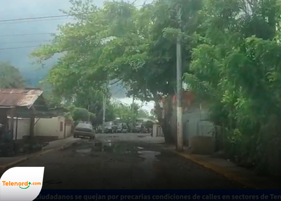 Ciudadanos se quejan por precarias condiciones de calles en sectores de Tenares
