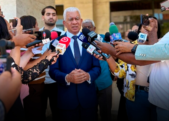 Ricardo de los Santos defiende transparencia del Gobierno y respalda declaratoria de estado de emergencia