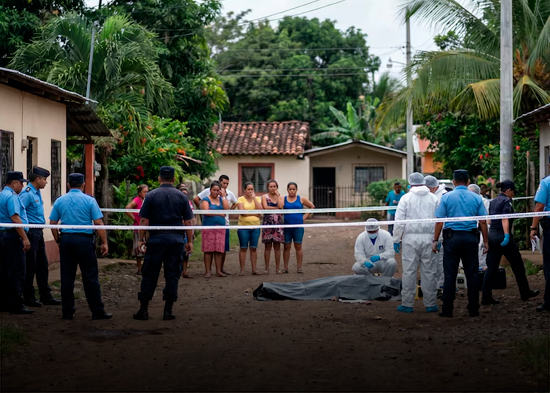 Cinco puñaladas y un frasco de veneno: Femicida se quita la vida luego de ser acorralado por la policía en Nicaragua