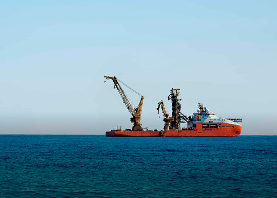 El petróleo alcanza su nivel más alto desde el 2022, por la guerra