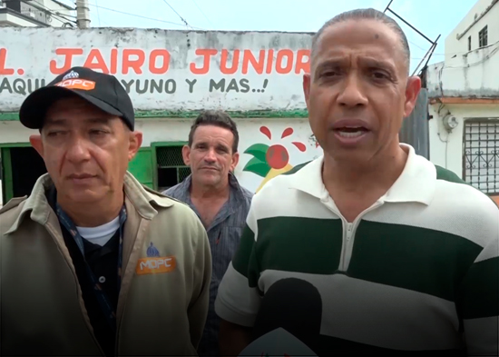 Inician asfaltado de calle Jose Reyes en sector hermanas Mirabal SFM