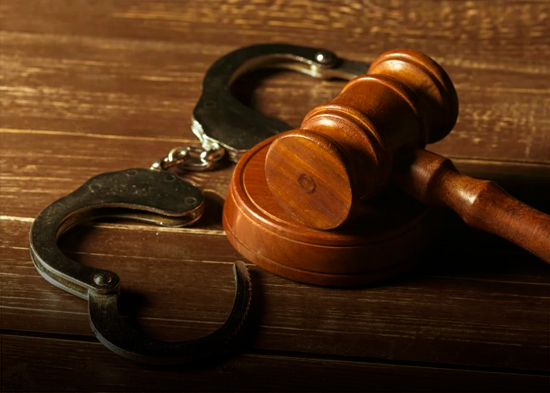 Condenan a 15 y 5 años de prisión a dos personas por explotación sexual de una menor