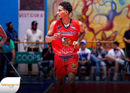 Julián Javier golpea primero y derrota a La Chicharra en inicio de la final del baloncesto superior de Tenares
