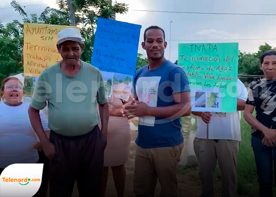 Comunitarios de Villa Linda exigen nuevamente arreglo de calles y solución a averías de INAPA