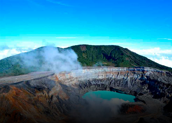 Costa Rica aumenta vigilancia sobre volcán Poás debido a erupciones y actividad sísmica