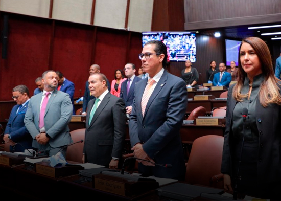Aprueban proyecto de ley obliga a impartir en las escuelas la materia de moral y cívica