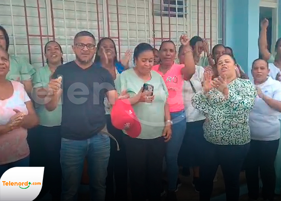 “¡Estamos evitando una tragedia!”: Padres y maestros cierran liceo en Pimentel por graves fallas de infraestructura