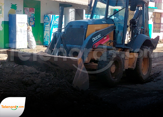 Avanzan trabajos de asfaltado de la calle José Reyes en SFM; junta de vecinos destaca progreso de la obra