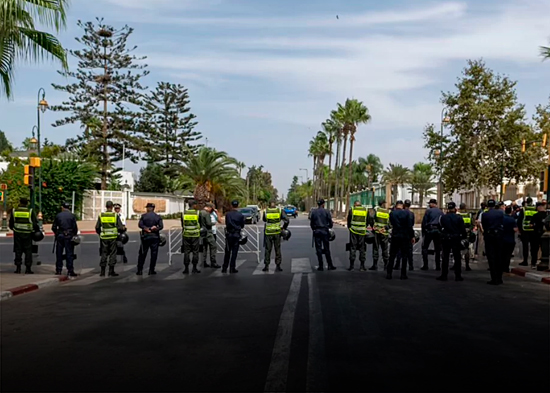 Detenidos 21 migrantes por apedrear a militares y guardias civiles en Ceuta, España