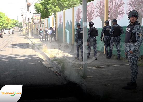 FJD protesta en Liceo Ercilia Pepín por incumplimientos del MINERD