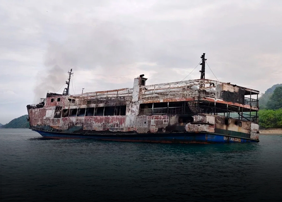 Confirman 5 muertos y 86 desaparecidos tras incendio de un barco en Filipinas